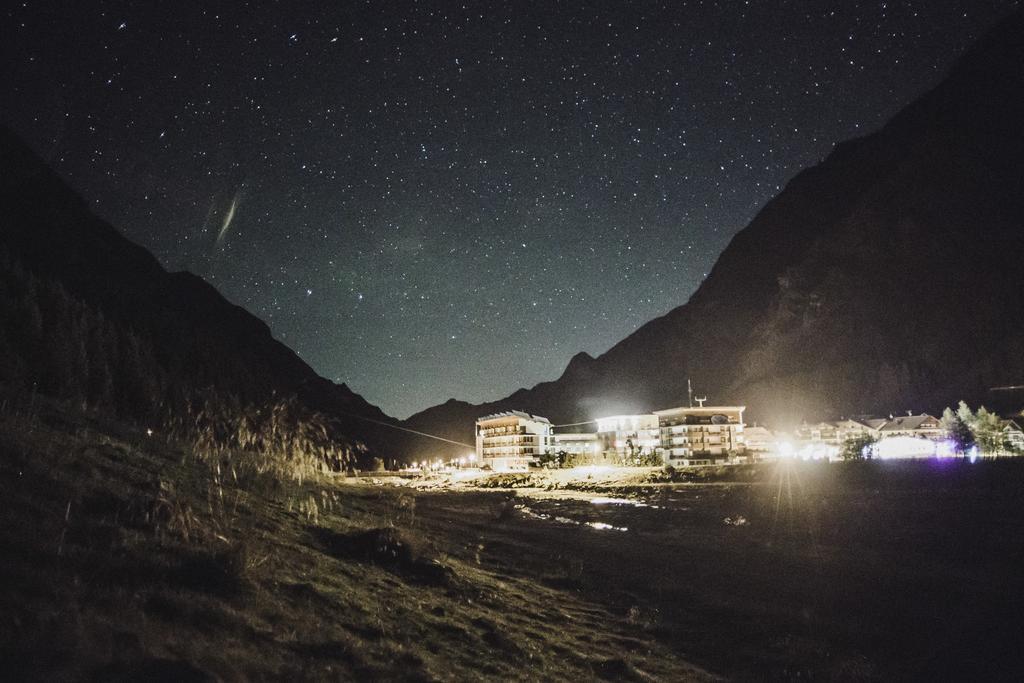 Hotel Vier Jahreszeiten Sankt Leonhard im Pitztal Exterior foto