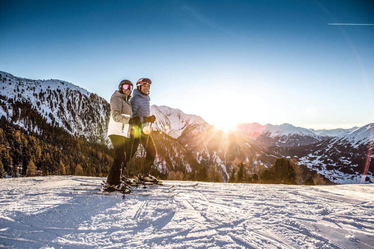 Hotel Vier Jahreszeiten Sankt Leonhard im Pitztal Exterior foto